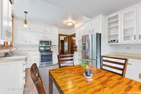 718 E Liberty Dr, Wheaton, IL 60187 photo 11