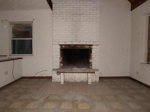 16 Apache St, Park Forest, IL 60466 photo 2