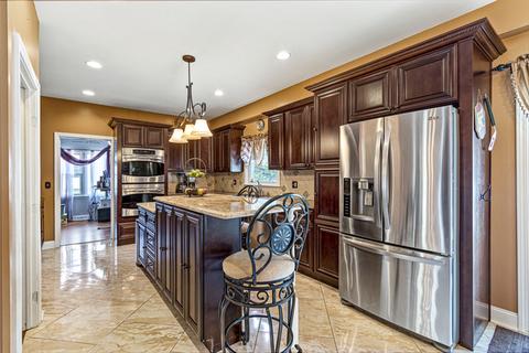 692 Diane Ave, Elgin, IL 60123 photo 6