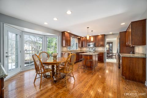 534 Hevern Dr, Wheaton, IL 60189 photo 8