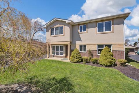 7918 W 83rd St, Bridgeview, IL 60455 photo 1