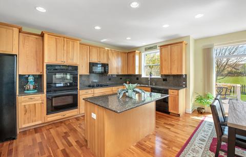 3045 Bridgeham St, Elgin, IL 60124 photo 8