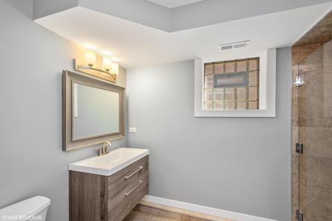 828 E 47th Pl, Chicago, IL 60615 photo 13