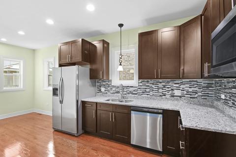 6823 S Artesian Ave, Chicago, IL 60629 photo 2