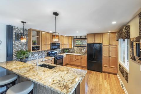 1505 Chestnut St, Elgin, IL 60120 photo 3