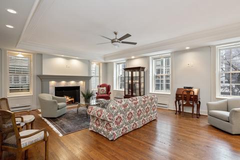 60 E Scott St #301, Chicago, IL 60610 photo 3