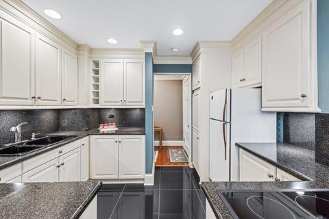 60 E Scott St #301, Chicago, IL 60610 photo 7
