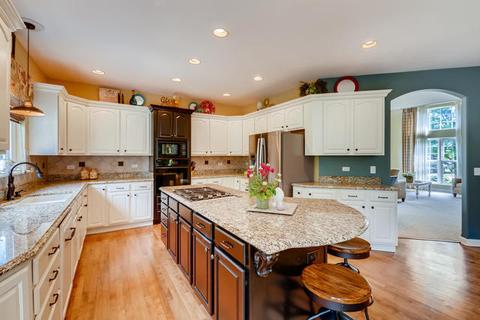 5670 Trinity Ct, Gurnee, IL 60031 photo 10