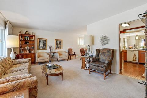 304 Michael Mnr, Glenview, IL 60025 photo 2