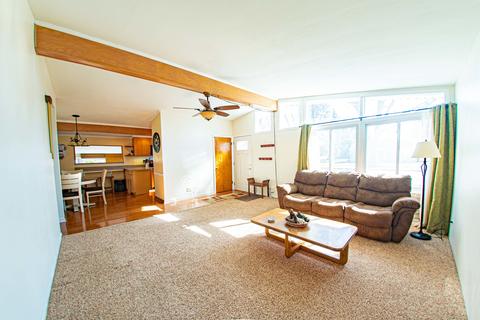 16 W Manchester Dr, Wheeling, IL 60090 photo 4