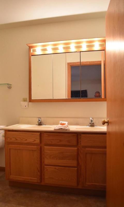 931 Foxpointe Dr, Sycamore, IL 60178 photo 11