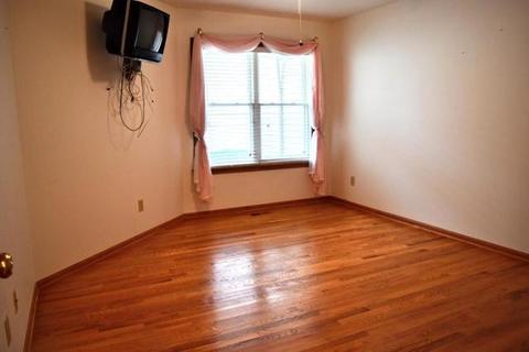 931 Foxpointe Dr, Sycamore, IL 60178 photo 13