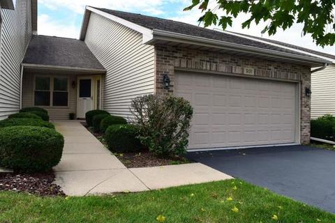 931 Foxpointe Dr, Sycamore, IL 60178 photo 2