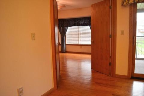 931 Foxpointe Dr, Sycamore, IL 60178 photo 8