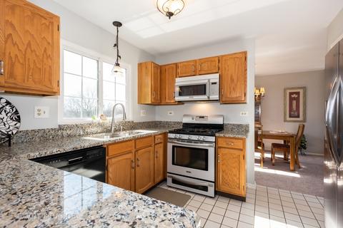 266 Shawnee Cir, Bartlett, IL 60103 photo 7