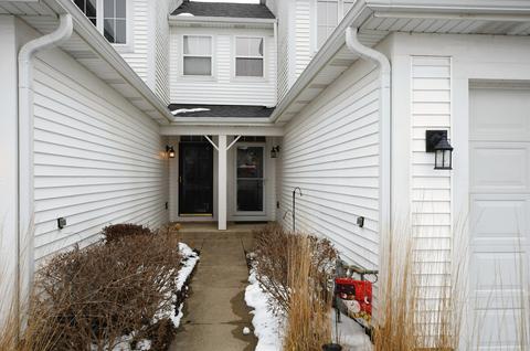 1094 Horizon Dr, Bartlett, IL 60103 photo 2