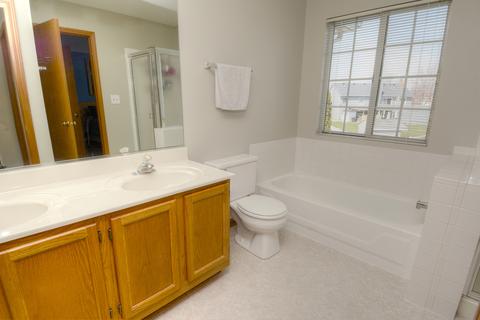 1212 Dunamon Dr, Bartlett, IL 60103 photo 16
