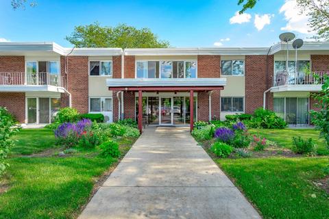 127 N Wolf Rd #55A, Wheeling, IL 60090 photo 1