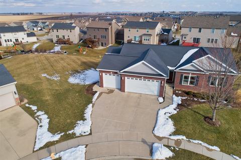 4 Kerry Hall Ct, Bloomington, IL 61705 photo 3