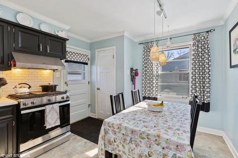139 N Hale Ave, Bartlett, IL 60103 photo 6