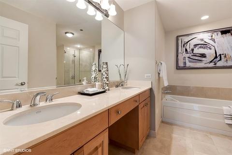 21 E Huron St #3302, Chicago, IL 60611 photo 7