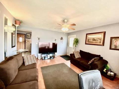 121 N Grant Dr, Addison, IL 60101 photo 6