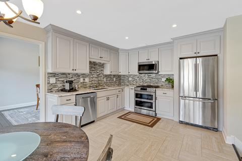722 Braintree Ln, Bartlett, IL 60103 photo 10
