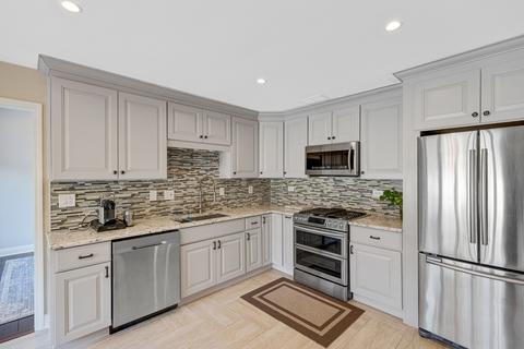 722 Braintree Ln, Bartlett, IL 60103 photo 8