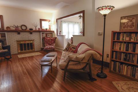 909 Broadway Ave, Normal, IL 61761 photo 3