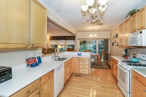 4231 Whitehall Ln, Algonquin, IL 60102 photo 5