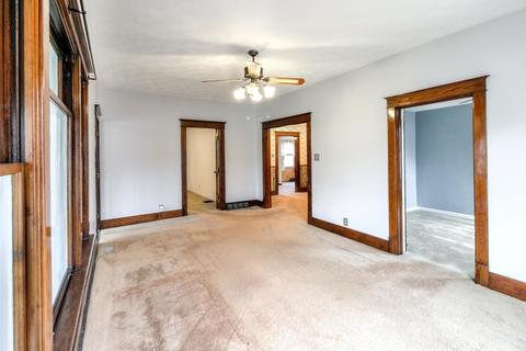 148 S Sangamon St, Bement, IL 61813 photo 5