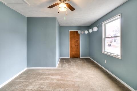 148 S Sangamon St, Bement, IL 61813 photo 8