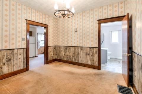 148 S Sangamon St, Bement, IL 61813 photo 9