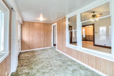148 S Sangamon St, Bement, IL 61813 photo 3
