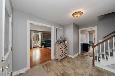21 Gromer Rd, Elgin, IL 60123 photo 2