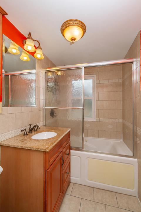 2102 Ruby St, Melrose Park, IL 60164 photo 17
