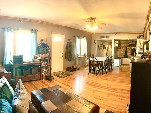715 E Norris Dr, Ottawa, IL 61350 photo 2