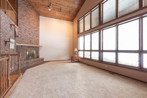 40 W516 Bowes Rd, Elgin, IL 60124 photo 2