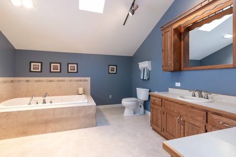 40 W516 Bowes Rd, Elgin, IL 60124 photo 17