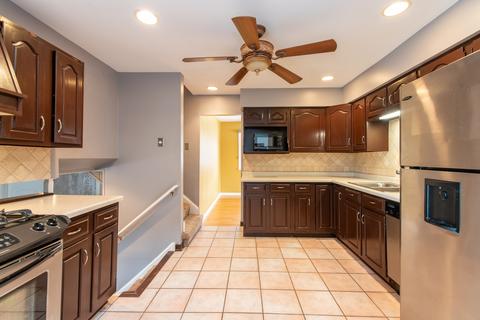 821 Forest Ct, Bartlett, IL 60103 photo 8
