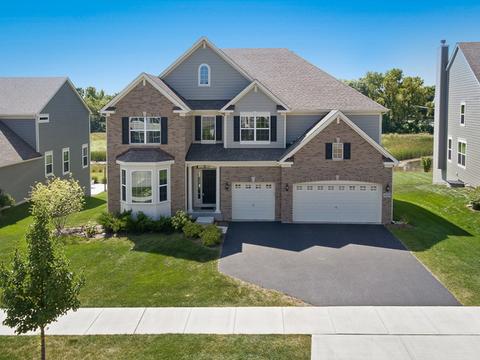 4069 Conifer Dr, Elgin, IL 60124 photo 2