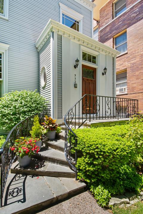 932 Hinman Ave, Evanston, IL 60202 photo 2