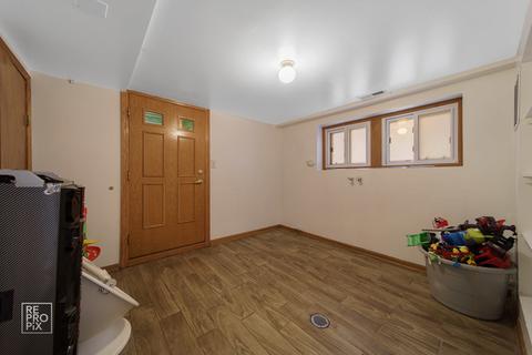 6331 S Keating Ave, Chicago, IL 60629 photo 20