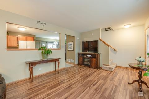 784 Symphony Dr, Aurora, IL 60504 photo 4