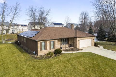 600 Saddle Ln, Aurora, IL 60505 photo 2