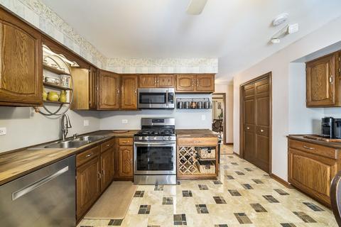 600 Saddle Ln, Aurora, IL 60505 photo 9