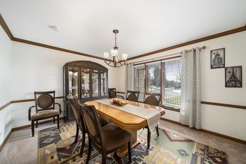 600 Saddle Ln, Aurora, IL 60505 photo 8