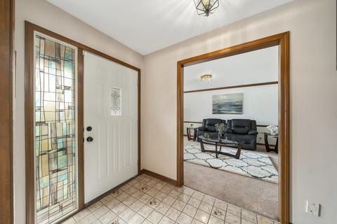 600 Saddle Ln, Aurora, IL 60505 photo 4