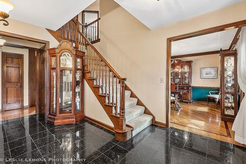 1405 E Gartner Rd, Naperville, IL 60540 photo 2