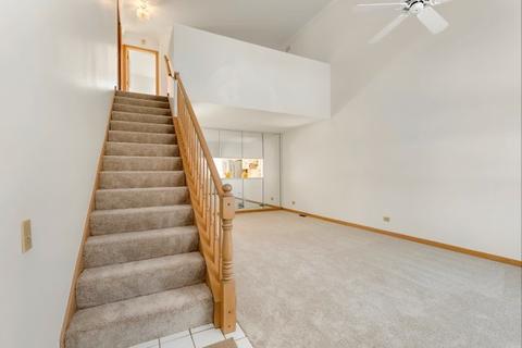 1529 Diamond Dr, Hoffman Estates, IL 60192 photo 7